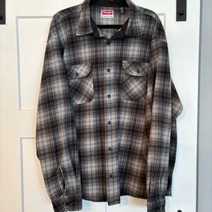 Wrangler Classic Black and Gray Checkered Fleece Shirt